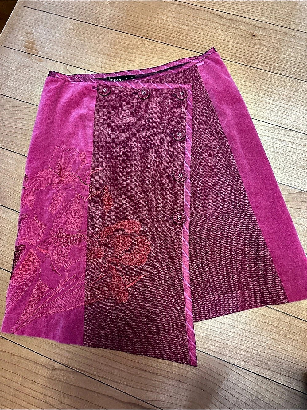 St-Martins Embroidered Floral Wrap Skirt in Pink Size Medium Like New
